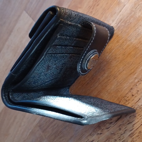 Genuine Leather Vintage Liz Claiborne Wallet. - Picture 6 of 8